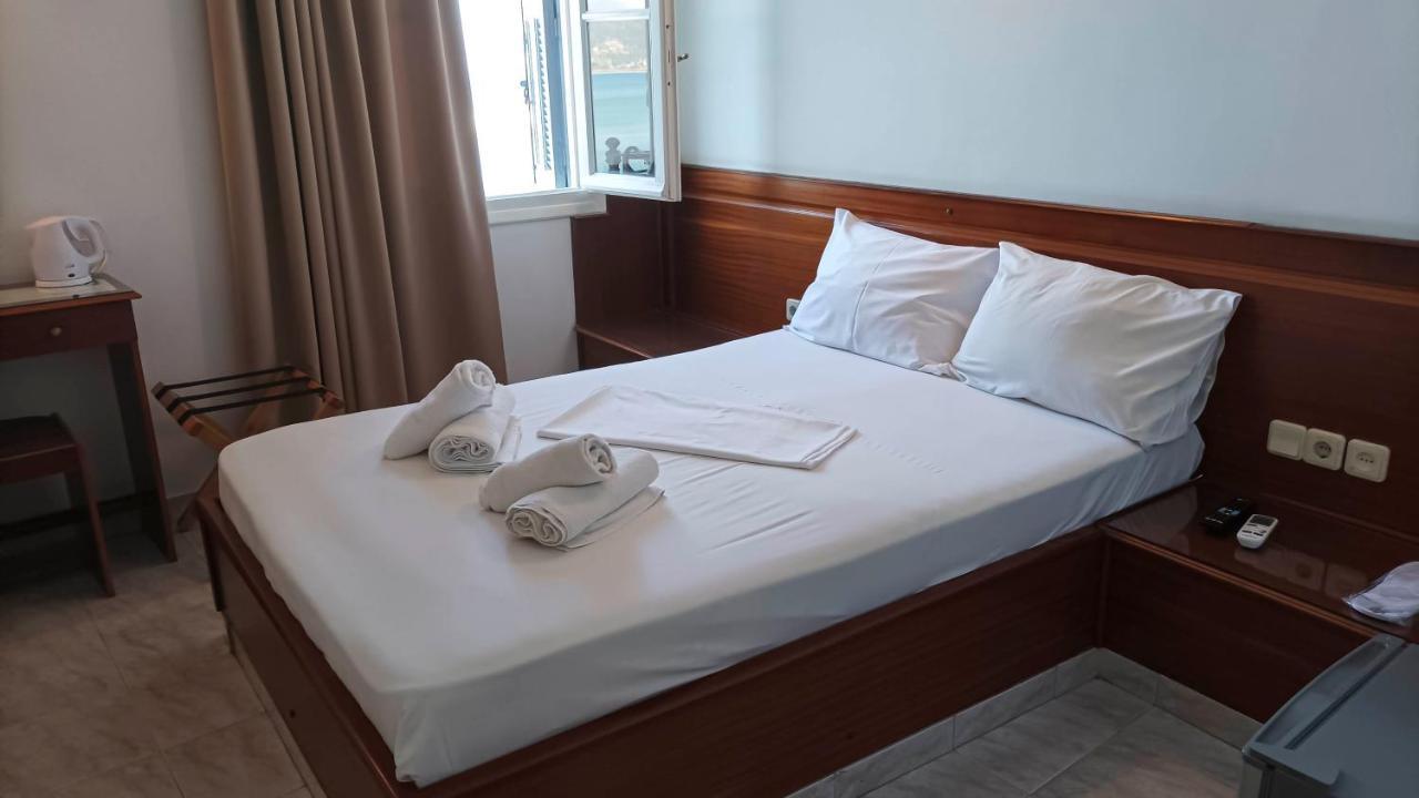 Leonidas Hotel Гитион Экстерьер фото