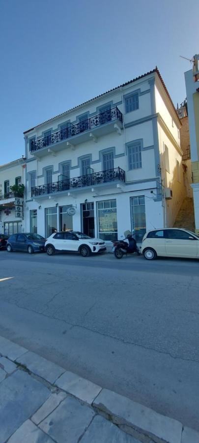 Leonidas Hotel Гитион Экстерьер фото